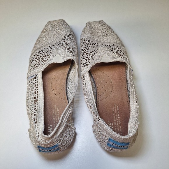 TOMS Womens Beige Crochet Lace Flats Slip On Loafers Shoes Size 10 - Picture 3 of 8